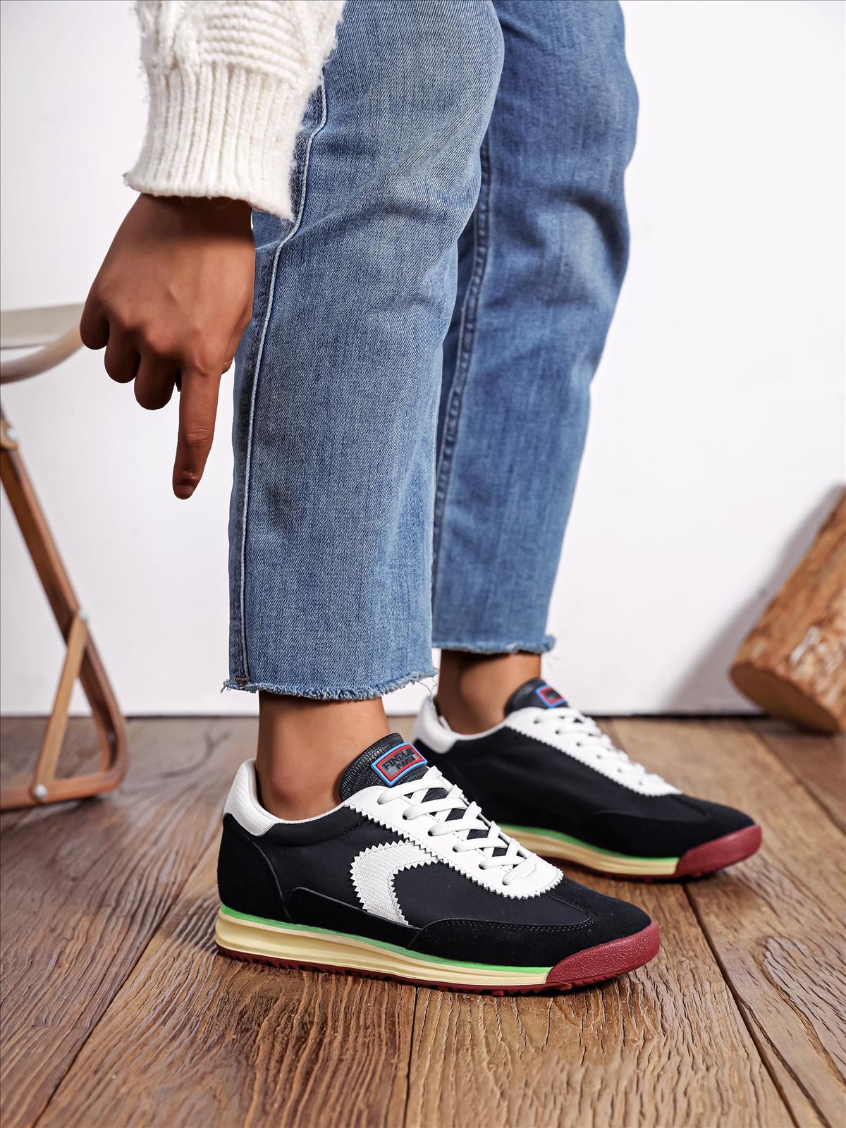 Hier geht's zum Shop von: Ala Mode Fashion-DOB;Accessoires;Leather Wear; Young Fashion - Neuss | Kategorie: Schuhe / Sneakers (Lot) | Adresse: Ala Mode Fashion - Breslauerstr. 8 Raum 113 - 41460 neuss - Tel: 021312091616 - ala-mode@web.de | Angebot: Sofortprogramme, Orderware