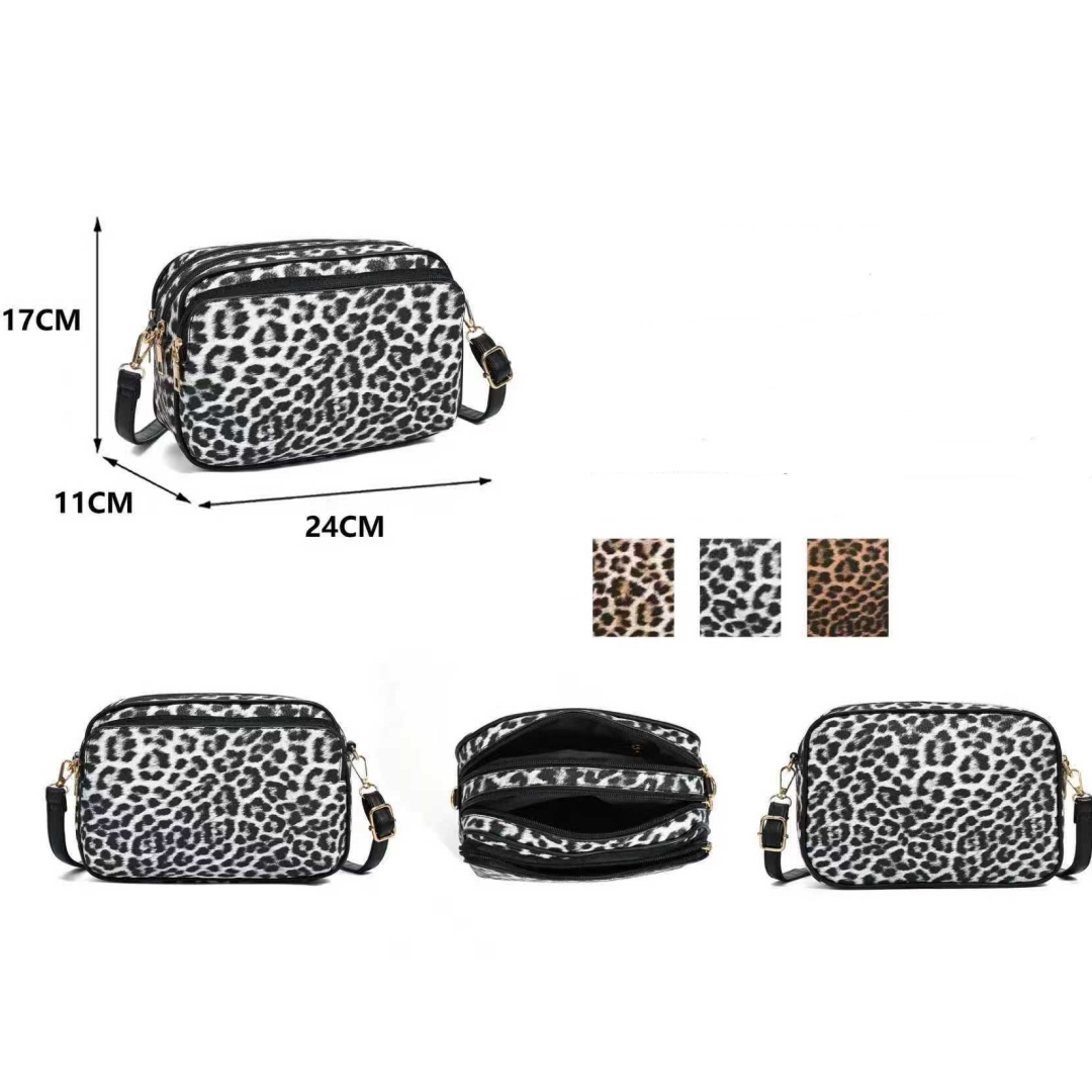 Skyflame GmbH - Damen u. Herrenaccessoires, Taschen, Lederwaren | Artikel-Nr. F13890 | Umhängetasche | Artikelnummer F13890 -ca. 24x17x11 cm -100% Kunstleder -mit 2x RV Hauptfächer -Innen: 1x RV Rückfach -Vorne 1x RV Fach -mit Schultergurt / verstellbar/ wechselbar | Kategorie: Umhägetaschen:Damen/Herren | Angebot: Damen Accessoires, Herren Accessoires, Beach Wear, Große Größen, Kinder & Teens, Young Fashion, Landhausmode, Leather Wear, Sofortprogramme, Orderware | Adresse: Skyflame GmbH - Anton-Kux-Str.2 - 41460 Neuss - Tel: 021313168808 - info.skyflame@gmail.com