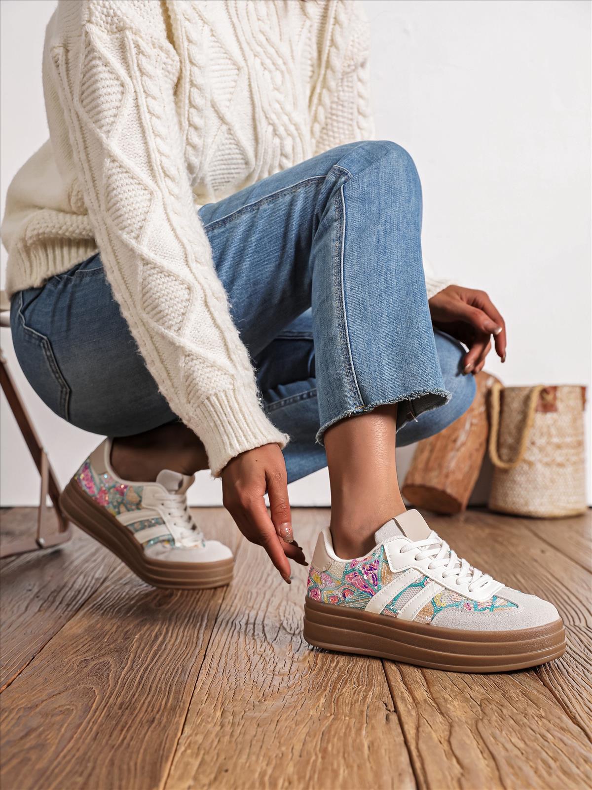 Hier geht's zum Shop von: Ala Mode Fashion-DOB;Accessoires;Leather Wear; Young Fashion - Neuss | Kategorie: Schuhe / Sneakers (Lot) | Adresse: Ala Mode Fashion - Breslauerstr. 8 Raum 113 - 41460 neuss - Tel: 021312091616 - ala-mode@web.de | Angebot: Sofortprogramme, Orderware