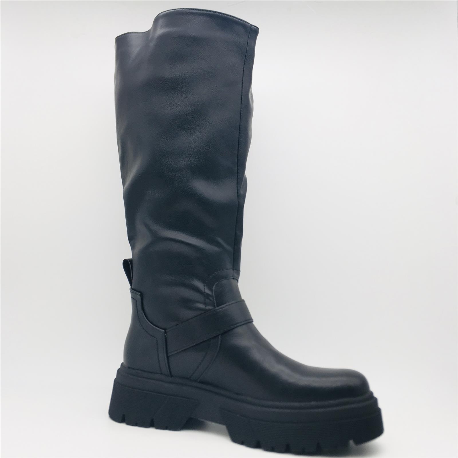 Kayla GmbH - Schuhgrosshandel | Kategorie: Stiefel | Angebot: Damenbekleidung, Herrenbekleidung, Damen Accessoires, Herren Accessoires, Schuhe, Kinder & Teens, Young Fashion, Leather Wear, Sofortprogramme | Adresse: Kayla GmbH - de814155035 - Anton-Kux Str. 2 - 41460 Neuss - Tel: 021311332043 - kaylashoes@hotmail.com