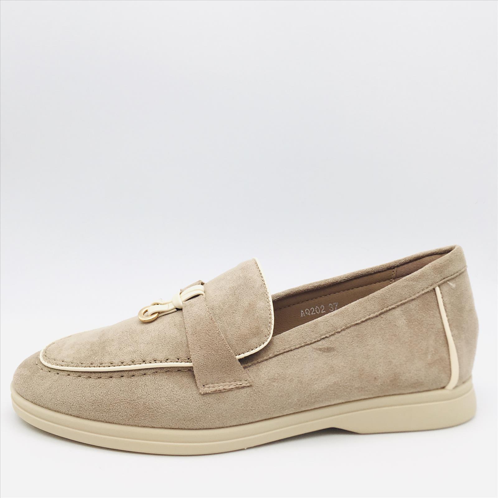 Kayla GmbH - Schuhgrosshandel | Kategorie: Stiefel | Angebot: Damenbekleidung, Herrenbekleidung, Damen Accessoires, Herren Accessoires, Schuhe, Kinder & Teens, Young Fashion, Leather Wear, Sofortprogramme | Adresse: Kayla GmbH - de814155035 - Anton-Kux Str. 2 - 41460 Neuss - Tel: 021311332043 - kaylashoes@hotmail.com