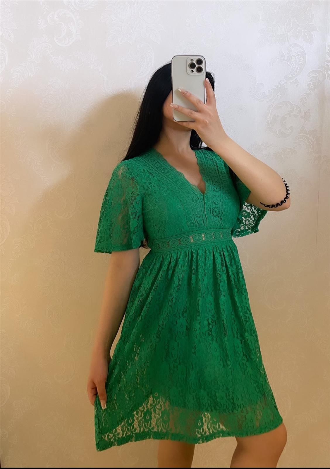 Hier geht's zum Shop von: Effeny GmbH - DOB, Young Fashion - Pullover, Hosen, Blusen, Kleider etc. | Kategorie: Kleider | Adresse: Effeny GmbH - Breslauer Str. 8 - 41460 Neuss - Tel: 02131-5235889 - info@effenygmbh.de | Angebot: Damenbekleidung, Damen Accessoires, Young Fashion, Sofortprogramme, Orderware