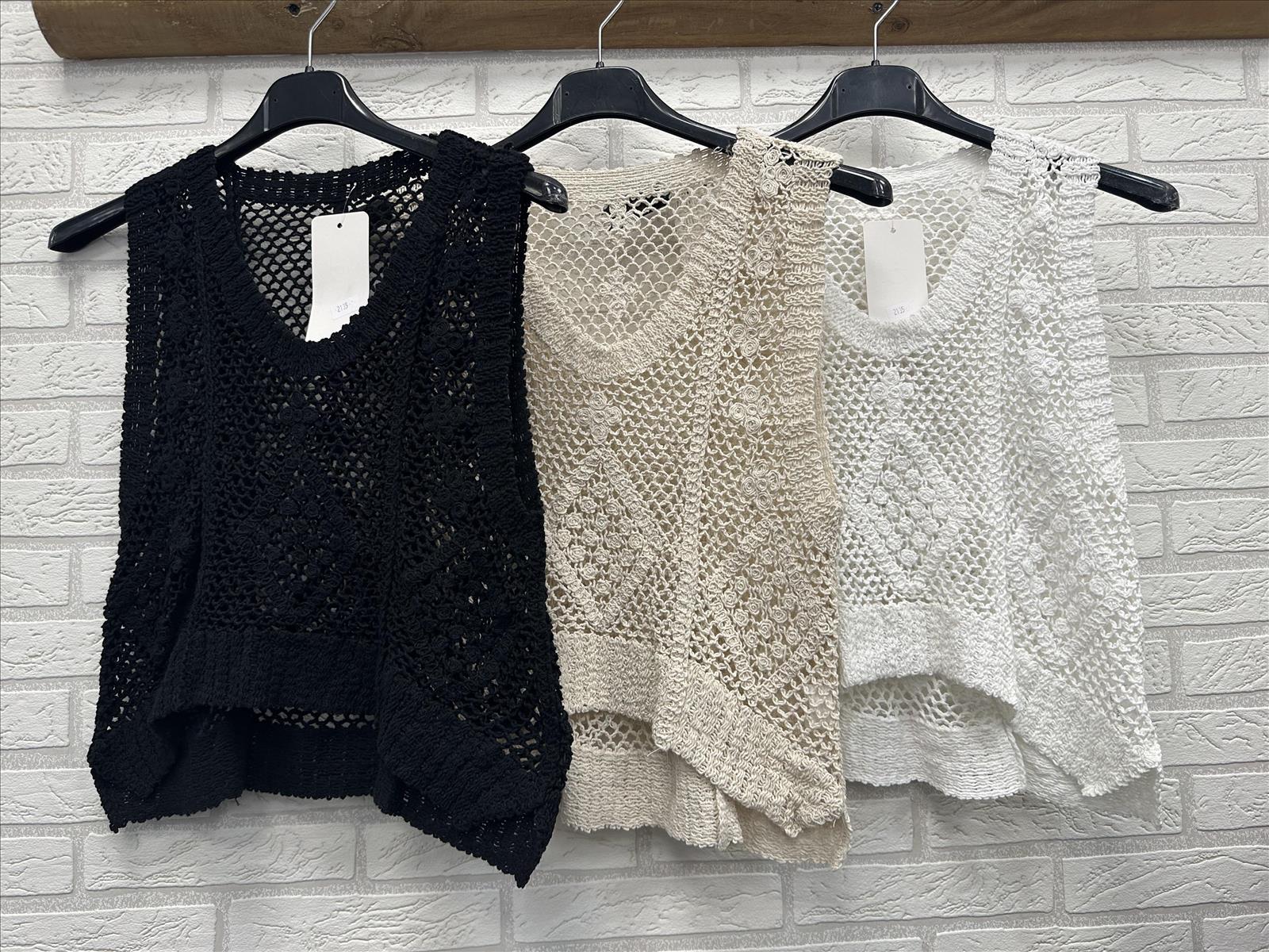 Hier geht's zum Shop von: D&H Moda - Großhandel DOB, Hosen, Kleider, Young Fashion | Artikel-Nr. 2135 | aus 95% Baumwolle 5% Nylon | Kategorie: Oberteil | Adresse: D&H Moda - Im Gefierth 6 Raum E01 - 63303 Dreieich - Tel: 017621388942 - weng168dh@gmail.com | Angebot: Sofortprogramme, Orderware