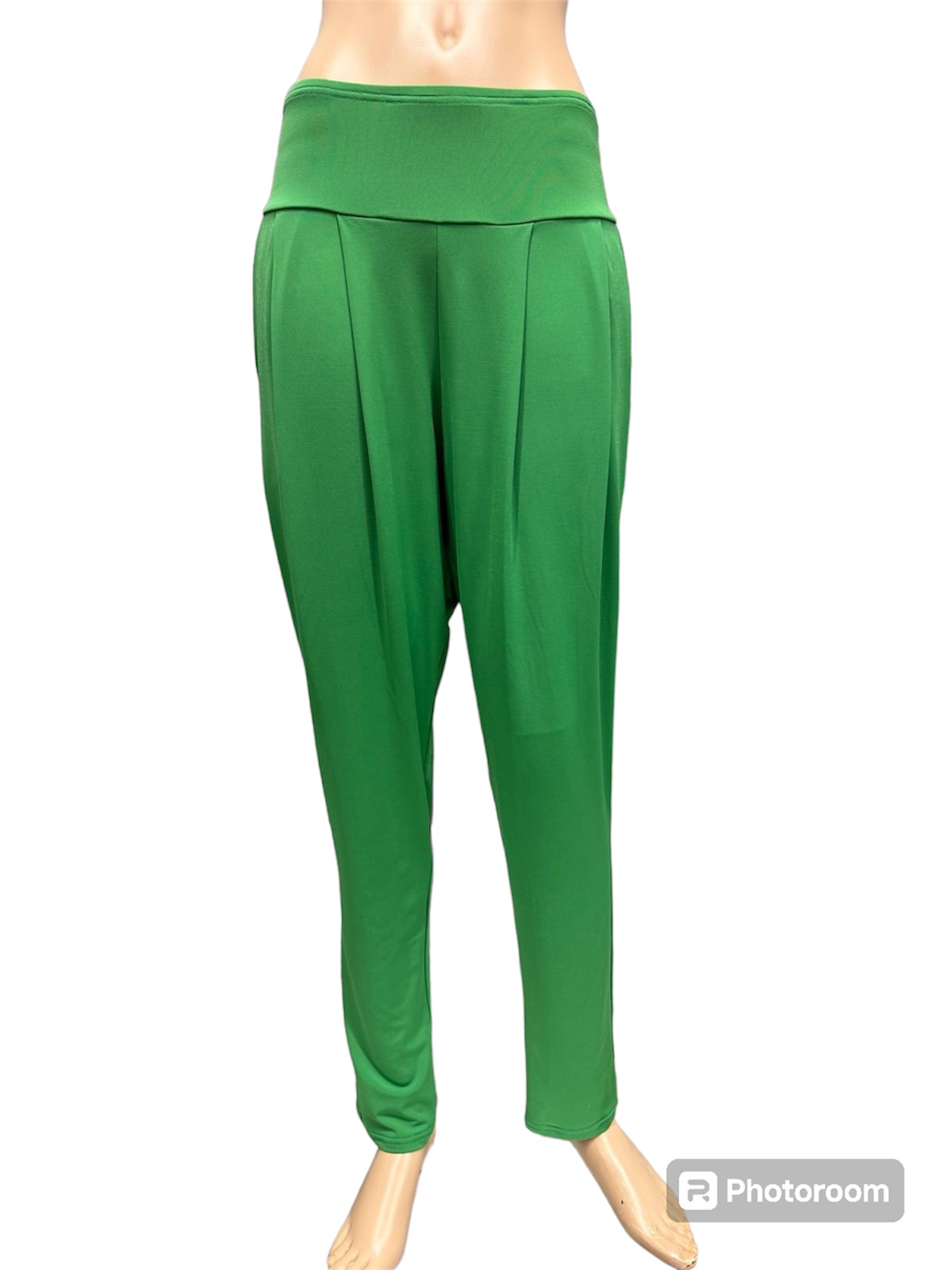 Hier geht's zum Shop von: Sunny Mode GmbH - Junge Mode aus Paris | Kategorie: Hosen | Adresse: Sunny Mode GmbH - Kölner Str. 1 - 65760 Eschborn - Tel: 06196 483138 - info@sunnymode.de | Angebot: Damenbekleidung, Damen Accessoires, Große Größen, Young Fashion, Sofortprogramme