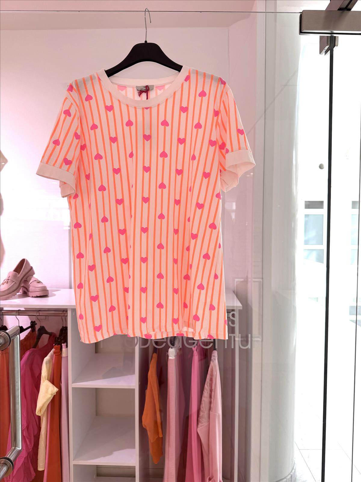Hier geht's zum Shop von: Modeagentur Ditta Boss e. K. - Damenbekleidung | Adresse: Modeagentur Ditta Boss e. K. - Darmsheimer Str. 12-1 - 71069 Sindelfingen - Tel: 070318198844 - ditta.boss@gmail.com | Angebot: Damenbekleidung, Damen Accessoires, Schuhe, Große Größen, Young Fashion, Sofortprogramme, Orderware