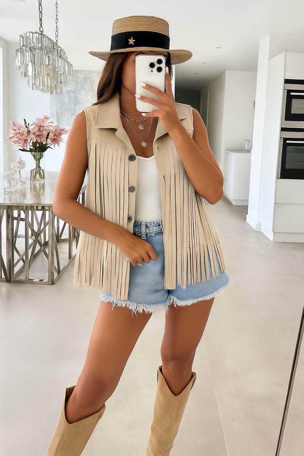 Hier geht's zum Shop von: Ala Mode Fashion-DOB;Accessoires;Leather Wear; Young Fashion - Neuss | Kategorie: Weste | Adresse: Ala Mode Fashion - Breslauerstr. 8 Raum 113 - 41460 neuss - Tel: 021312091616 - ala-mode@web.de | Angebot: Sofortprogramme, Orderware