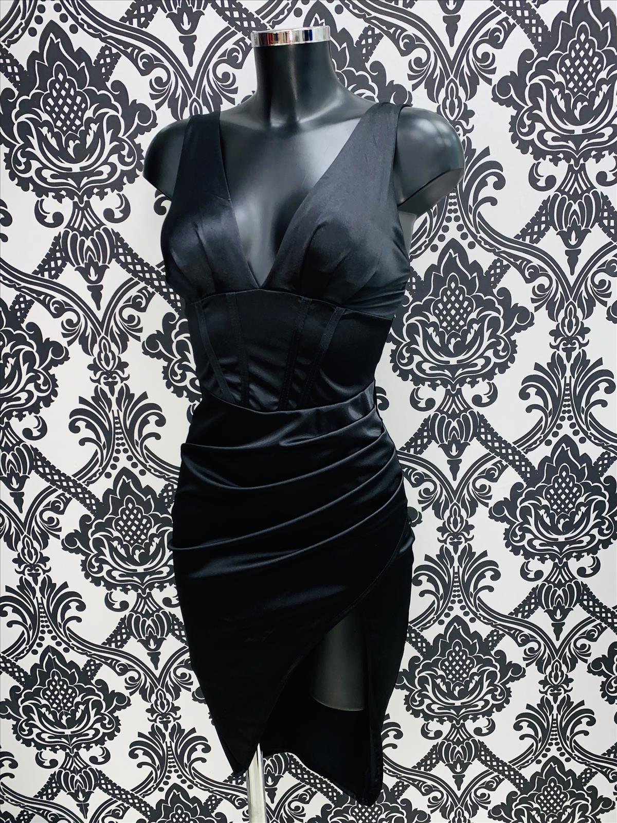 Skytrading KG - Abendkleider, Ballkleider | Artikel-Nr. 973747 | MODA ITALIANA – LUCKY | Materialzusammensetzung/Material composition: 95% Polyester 5% Elastan Made in Italy | Kategorie: MODA ITALIANA - LUCKY / Dresess | Angebot: Damenbekleidung, Damen Accessoires, Schuhe, Dessous, Große Größen, Young Fashion, Leather Wear | Adresse: Skytrading KG - Quellenstrasse 4/1/7 - 1100 Wien - Tel: 004369918008070 - office@skyfashion.net