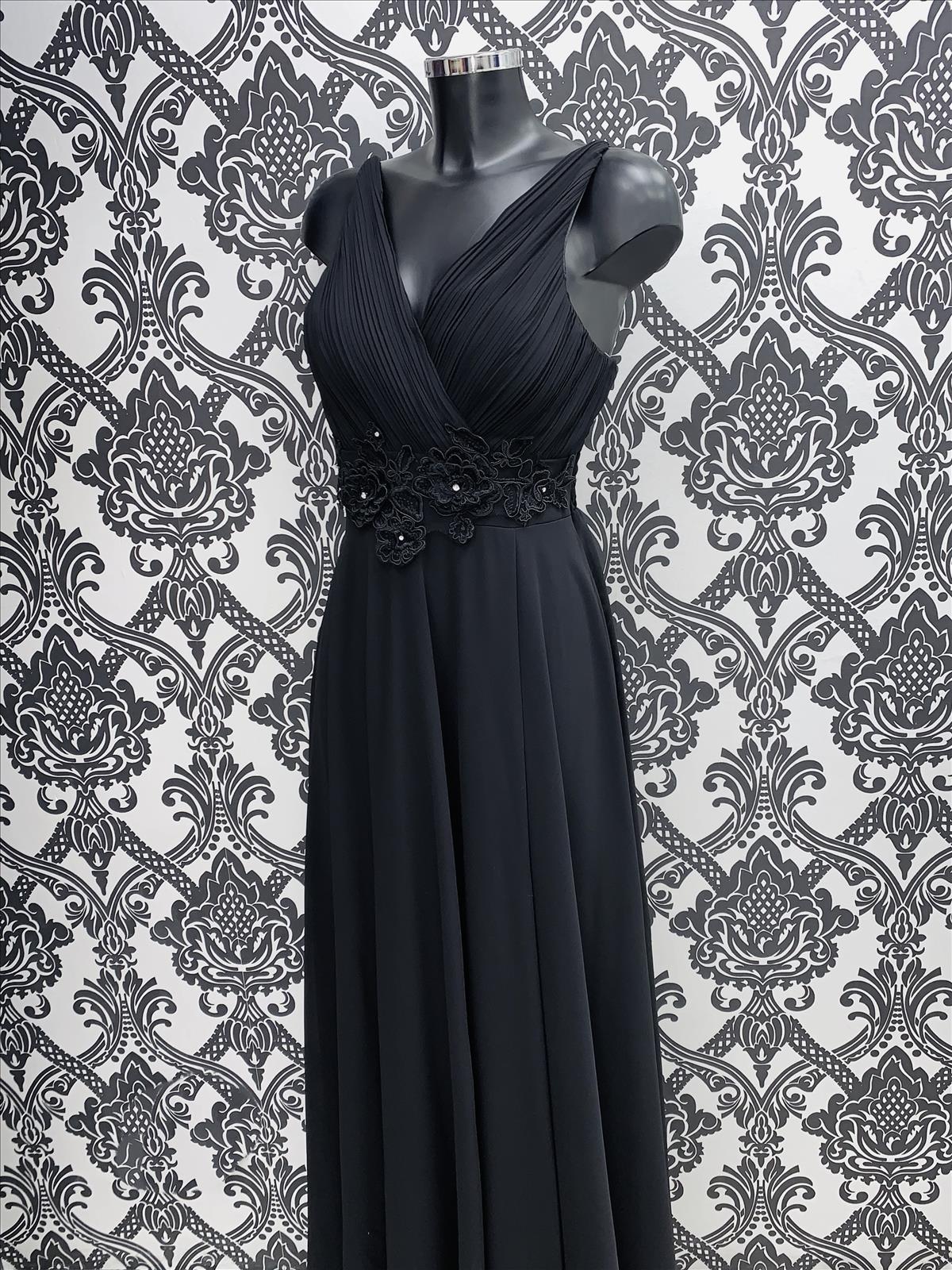 Skytrading KG - Abendkleider, Ballkleider | Artikel-Nr. 55680 | MODA ITALIANA – CAIFA | Materialzusammensetzung/Material composition: 100% Polyester Made in Italy | Kategorie: MODA ITALIANA - CAIFA / Dresses | Angebot: Damenbekleidung, Damen Accessoires, Schuhe, Dessous, Große Größen, Young Fashion, Leather Wear | Adresse: Skytrading KG - Quellenstrasse 4/1/7 - 1100 Wien - Tel: 004369918008070 - office@skyfashion.net