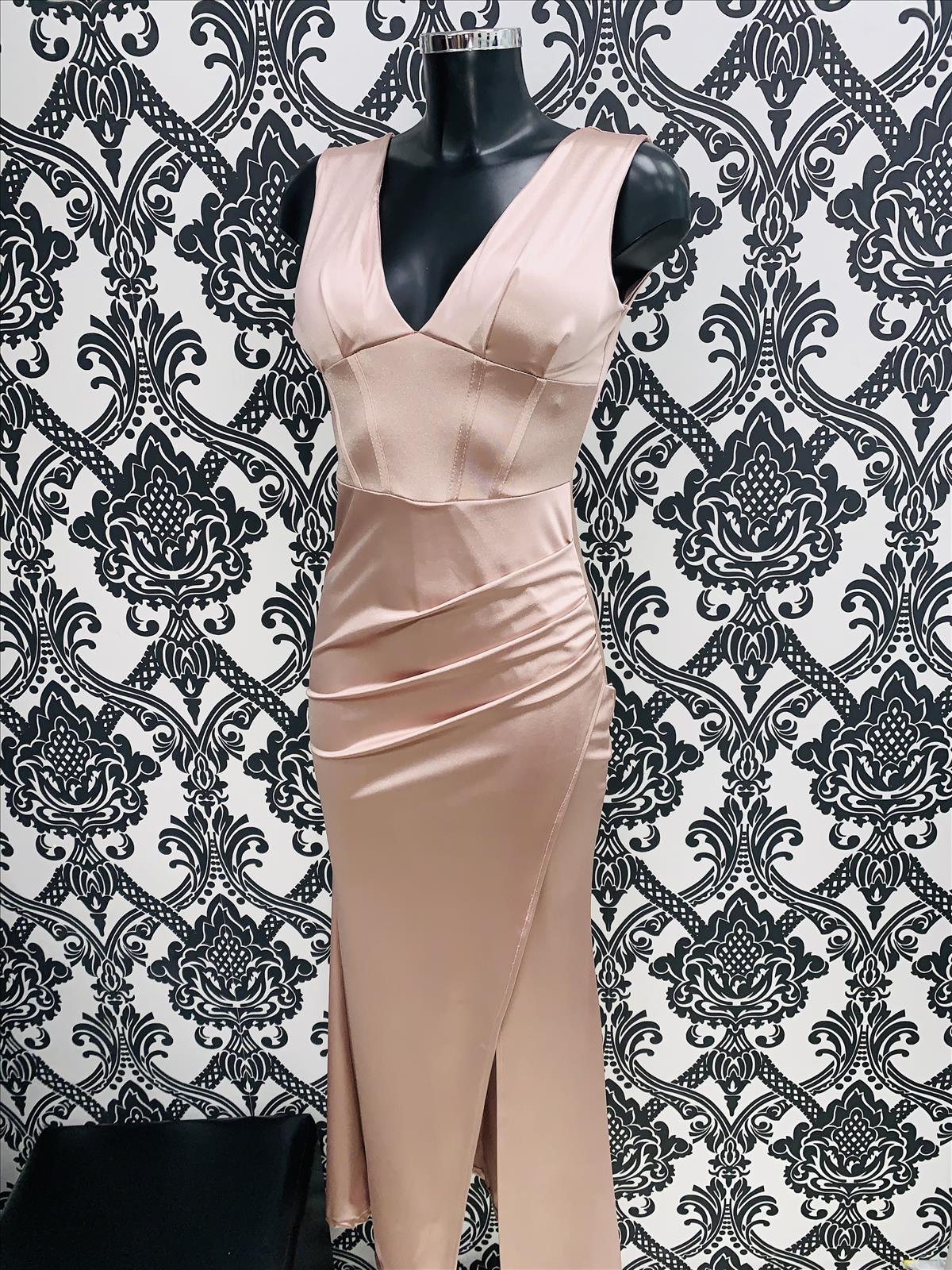 Skytrading KG - Abendkleider, Ballkleider | Artikel-Nr. HOLDTENGER | MODA ITALIANA – HU | Materialzusammensetzung/Material composition: 95% Polyester 5% Elastan Made in Italy | Kategorie: MODA ITALIANA - HU / Dresses | Angebot: Damenbekleidung, Damen Accessoires, Schuhe, Dessous, Große Größen, Young Fashion, Leather Wear | Adresse: Skytrading KG - Quellenstrasse 4/1/7 - 1100 Wien - Tel: 004369918008070 - office@skyfashion.net