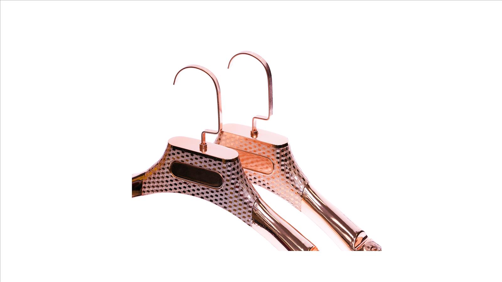 Skytrading KG - Abendkleider, Ballkleider | Kategorie: KLEIDERBÜGEL - CLOTHES HANGERS / Size L | Angebot: Damenbekleidung, Damen Accessoires, Schuhe, Dessous, Große Größen, Young Fashion, Leather Wear | Adresse: Skytrading KG - Quellenstrasse 4/1/7 - 1100 Wien - Tel: 004369918008070 - office@skyfashion.net