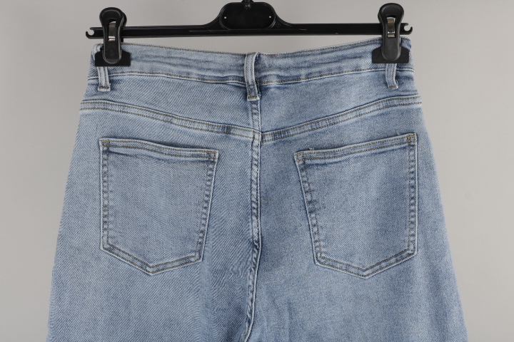 Hier geht's zum Shop von: olluni fashion GmbH - DOB-HAHA-Accessoires-Schuhe-Young-Fashion-Leder-Große Größen - Hamburg | Kategorie: Jeansstoffe | Adresse: olluni fashion GmbH - Modering 5, Haus D, 5 Etage - 22457 Hamburg - Tel: 040 55598886 - info@olluni.de | Angebot: Damenbekleidung, Damen Accessoires, Große Größen, Young Fashion, Leather Wear, Sofortprogramme, Orderware