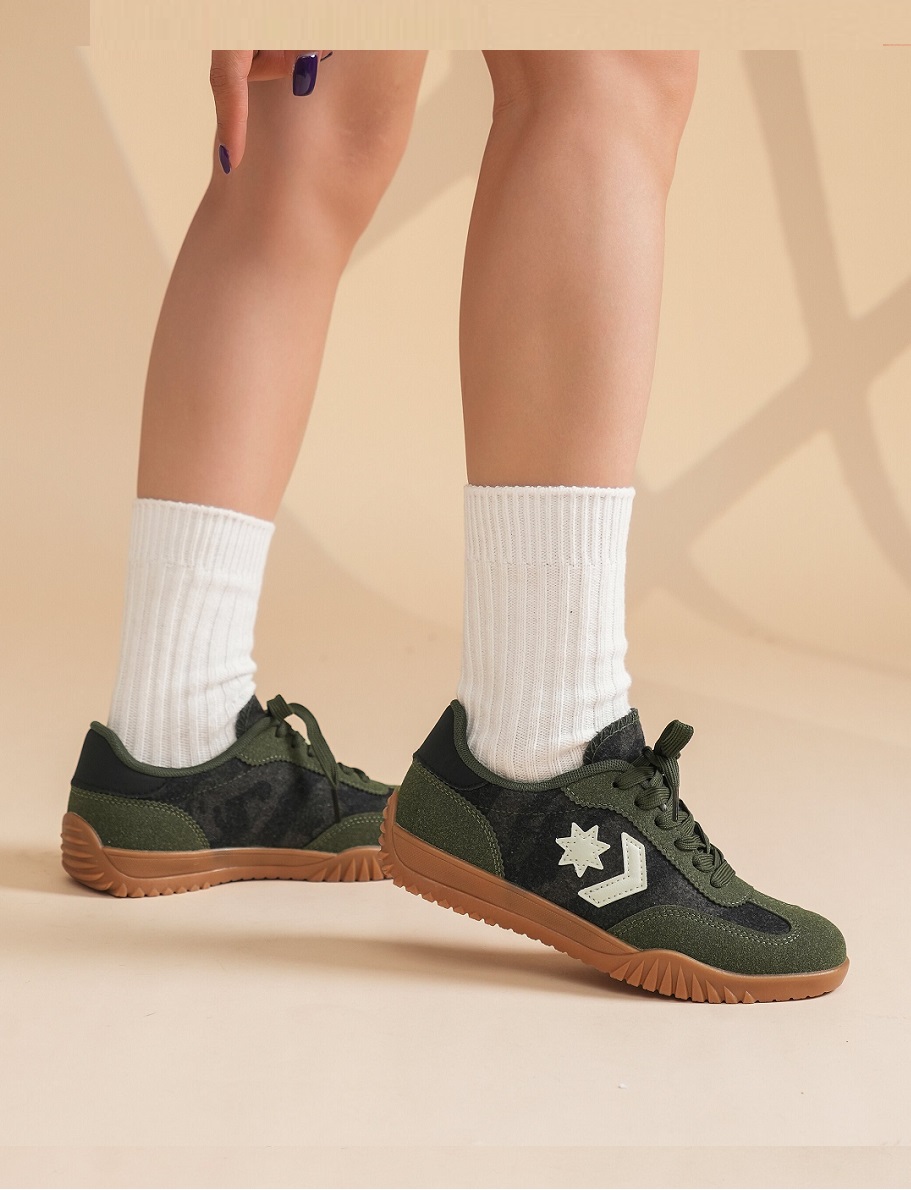 Lujah Shoes (Schuhgrosshandel) | Artikel-Nr. 24049 | Sneakers/GOW | Kategorie: Freizeitschuhe/Sneakers | Angebot: Schuhe, Große Größen, Kinder & Teens, Young Fashion, Leather Wear | Adresse: Lujah Shoes - Doesburgstraat 5 - 5651BD Eindhoven - Tel: 0031642235368 - lujah-schuh@hotmail.com