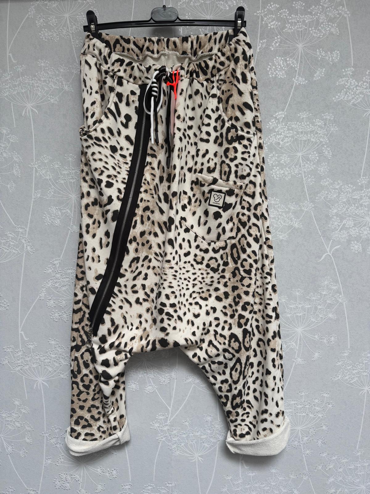 Catchme UG - DOB - Dreieich | Baggy Hosen 42/46 | Artikel-Nr. NB-26392 | NB-26392 | Kategorie: Bekleidung (bis grose 42) / Hosen | Angebot: Sofortprogramme, Orderware | Adresse: Catchme UG - Otto-Hahn Str. 24 - 63303 Dreieich - Tel: +49 (0)6103 – 39891 10 - grossartig9@gmail.com