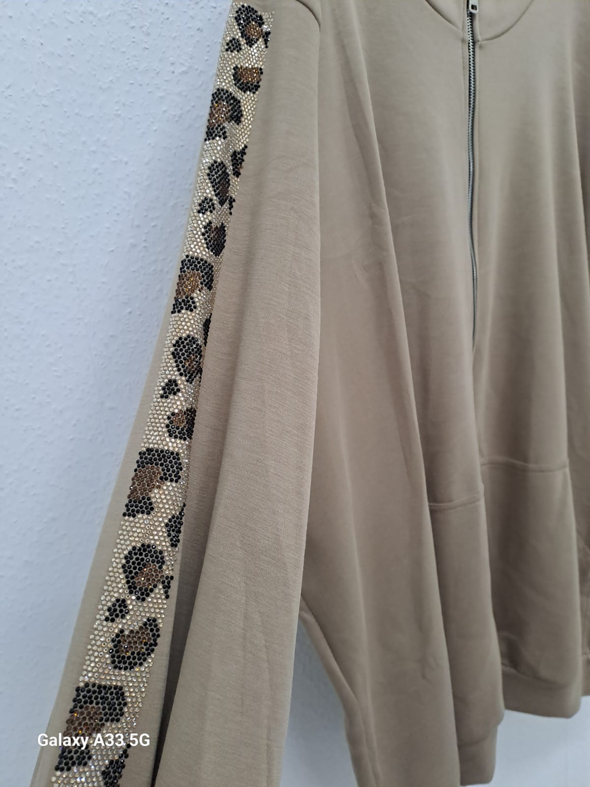Catchme UG - DOB - Dreieich | Kategorie: Bekleidung (Ab grose 44) / Hoodie | Angebot: Sofortprogramme, Orderware | Adresse: Catchme UG - Otto-Hahn Str. 24 - 63303 Dreieich - Tel: +49 (0)6103 – 39891 10 - grossartig9@gmail.com