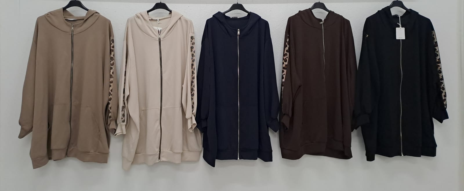 Catchme UG - DOB - Dreieich | Kategorie: Bekleidung (Ab grose 44) / Hoodie | Angebot: Sofortprogramme, Orderware | Adresse: Catchme UG - Otto-Hahn Str. 24 - 63303 Dreieich - Tel: +49 (0)6103 – 39891 10 - grossartig9@gmail.com
